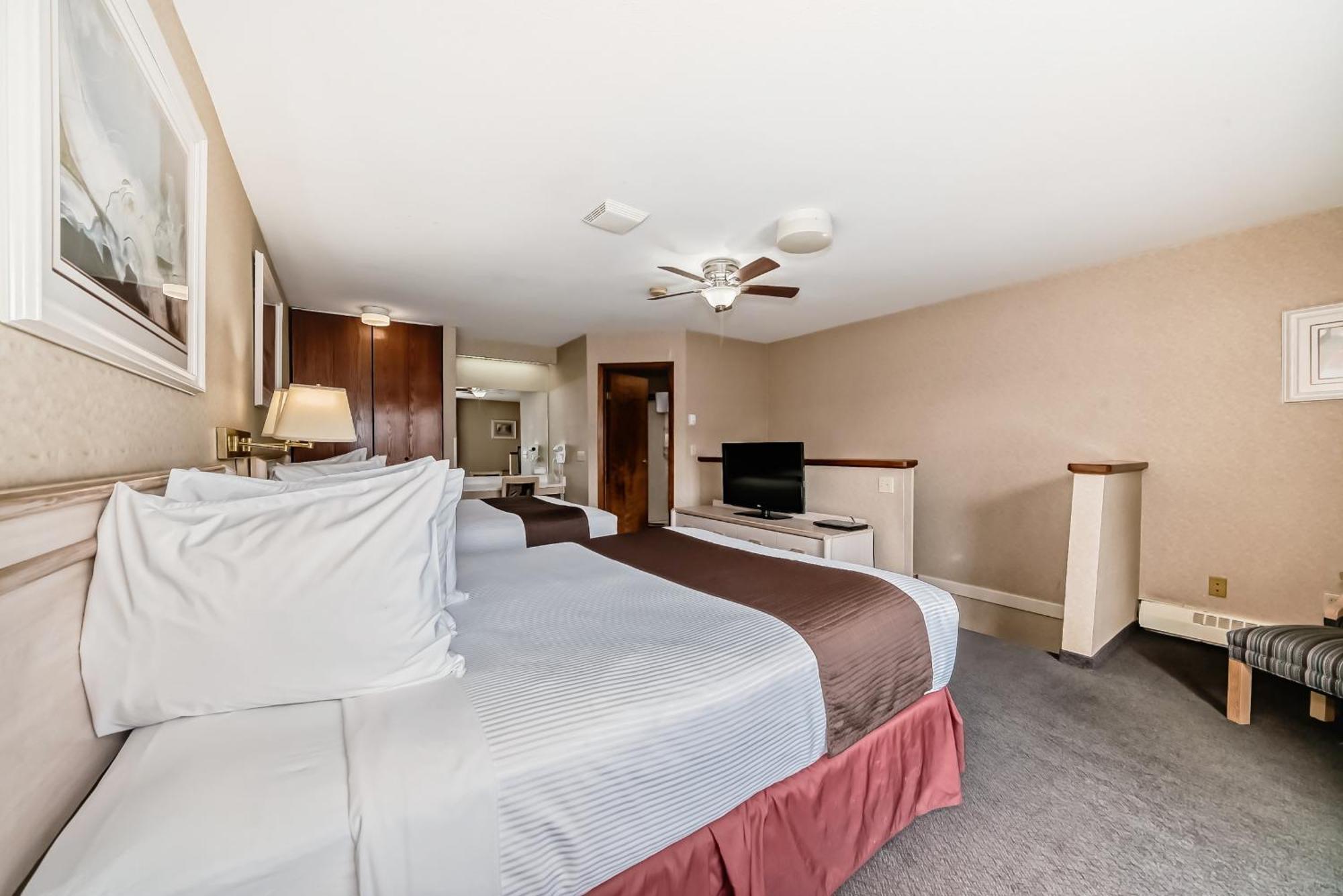 Stony Plain Inn & Suites Экстерьер фото