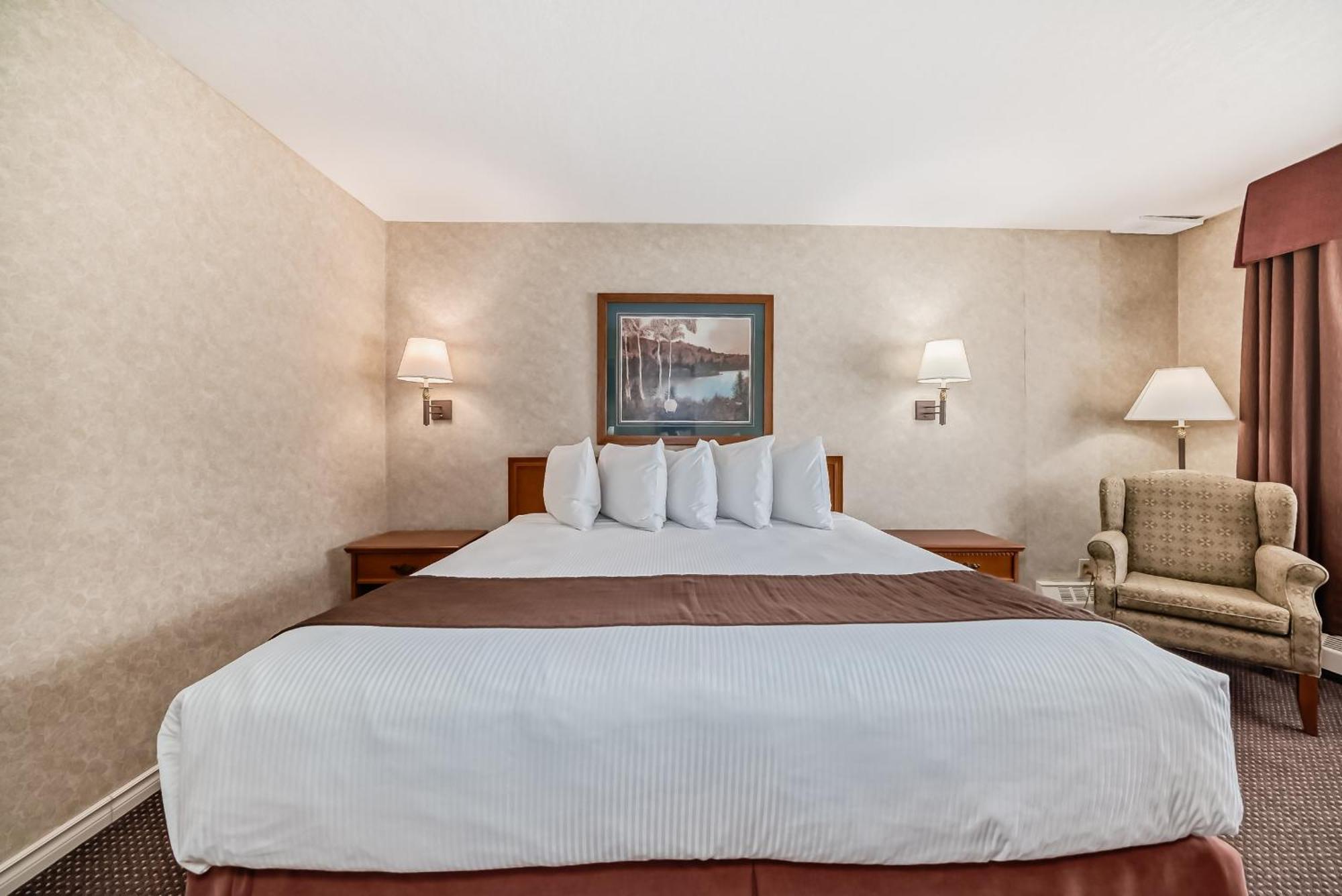 Stony Plain Inn & Suites Экстерьер фото