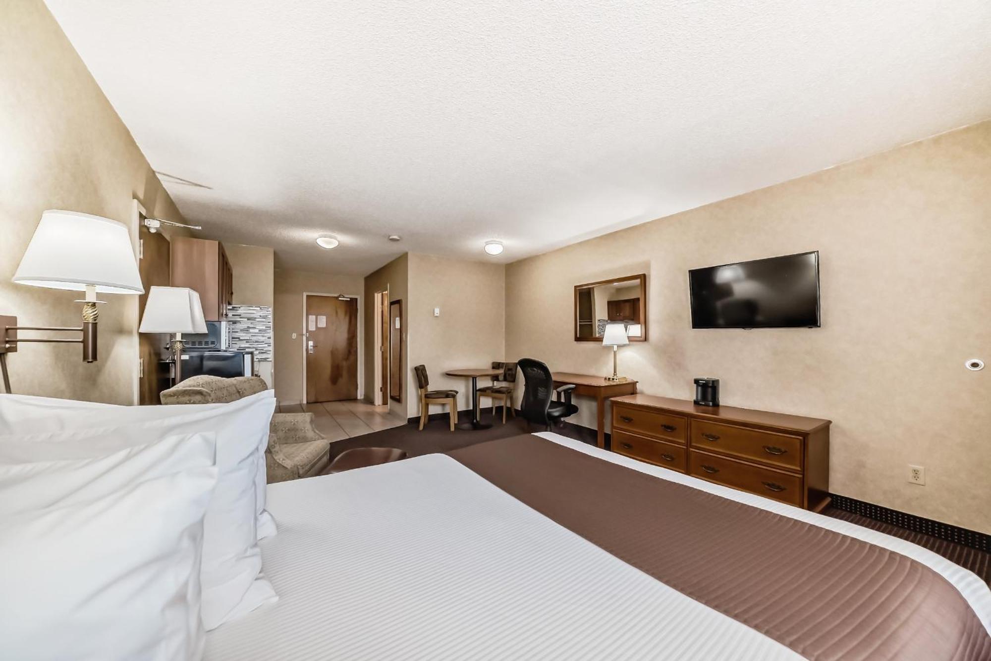 Stony Plain Inn & Suites Экстерьер фото