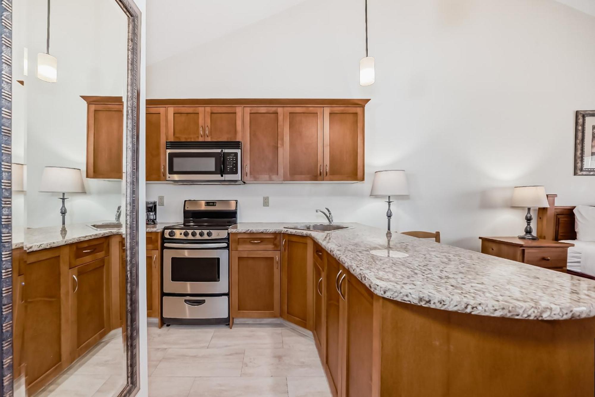 Stony Plain Inn & Suites Экстерьер фото