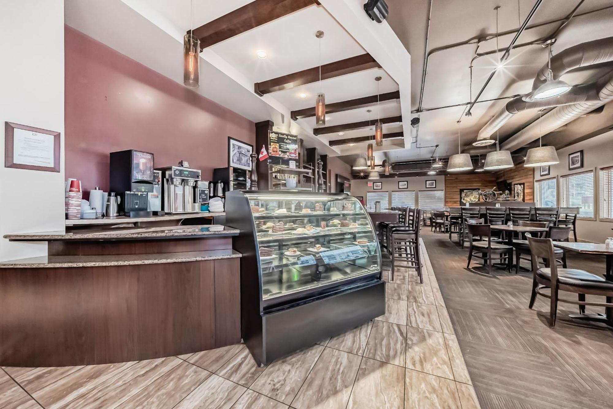 Stony Plain Inn & Suites Экстерьер фото