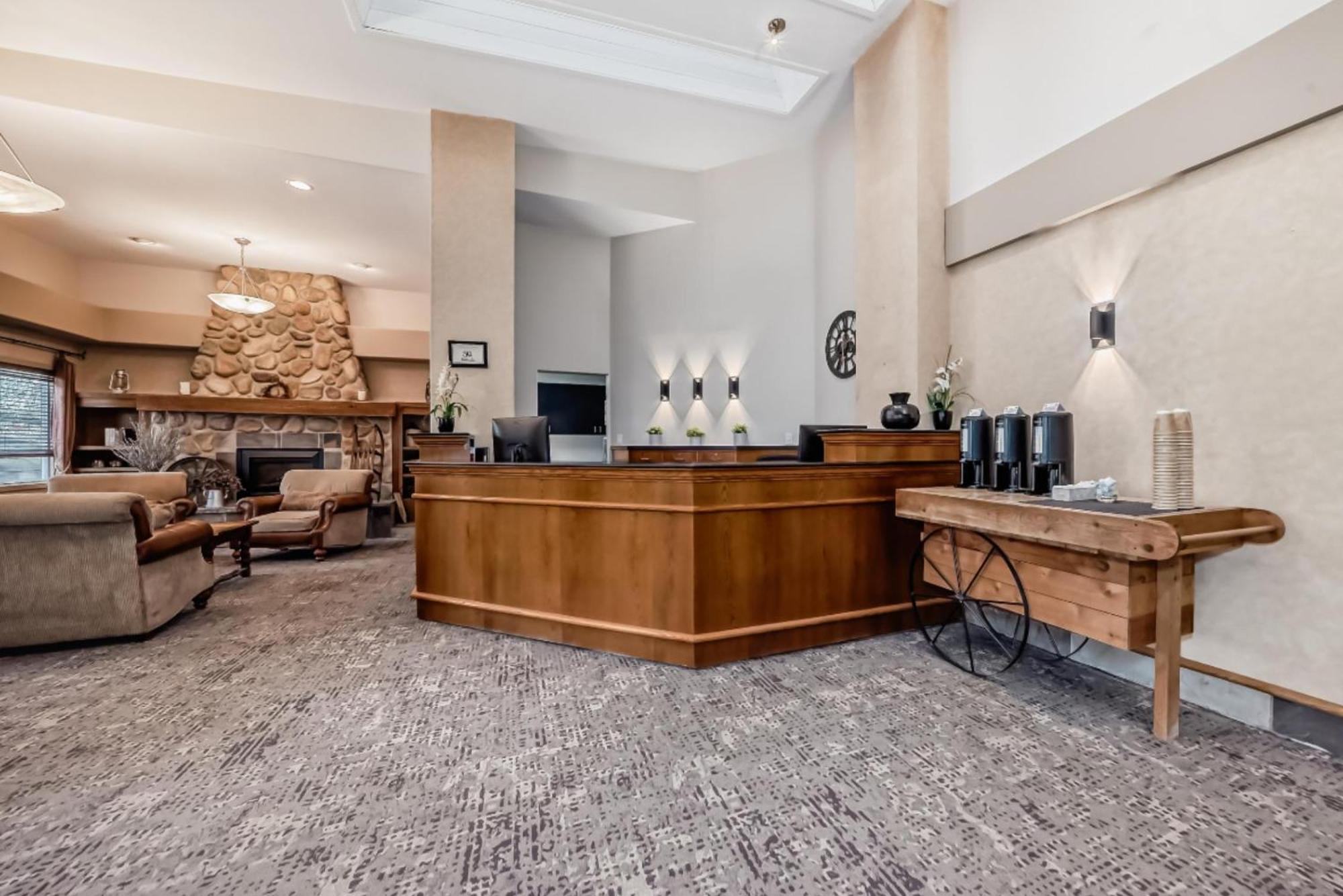 Stony Plain Inn & Suites Экстерьер фото