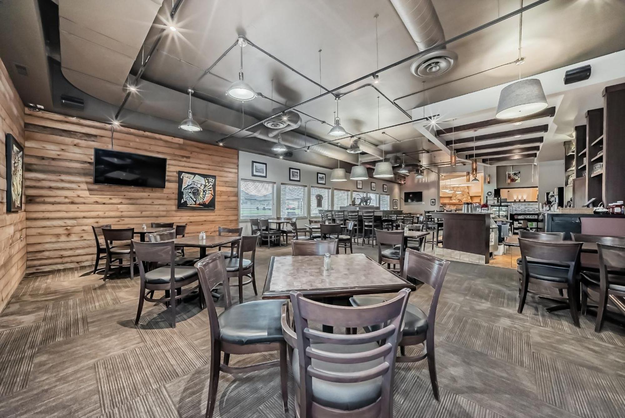 Stony Plain Inn & Suites Экстерьер фото